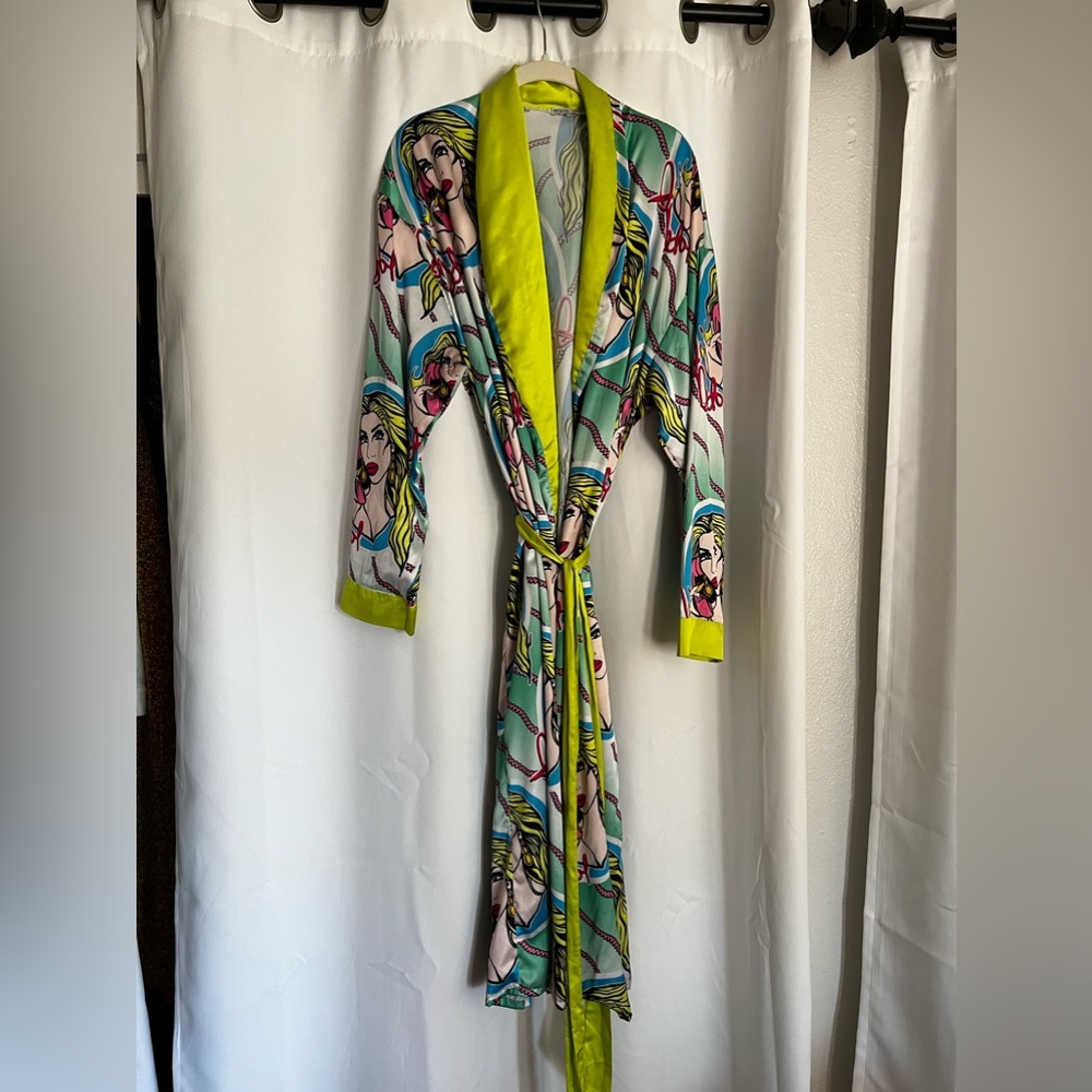 Limited Edition Detox Robe (RuPaul’s Drag Race)